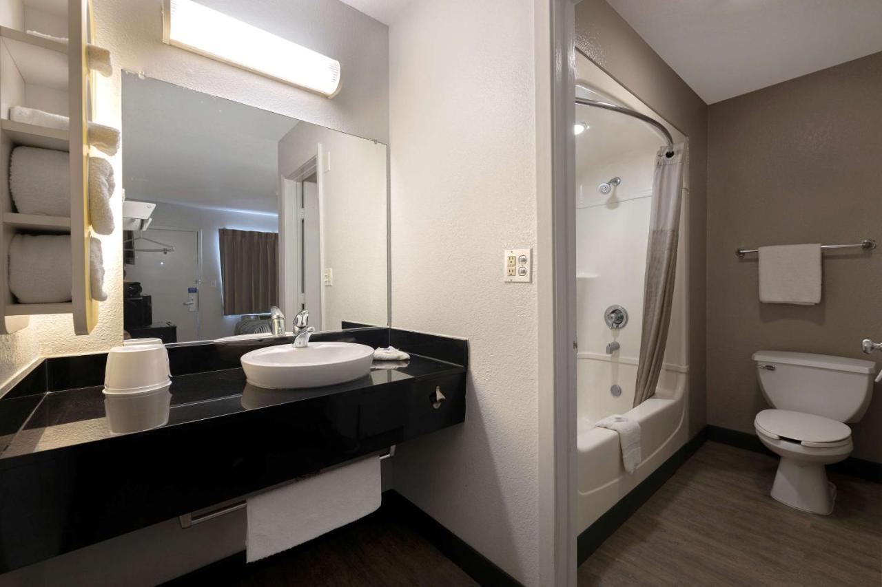 Motel 6-San Antonio, Tx - West Seaworld Экстерьер фото